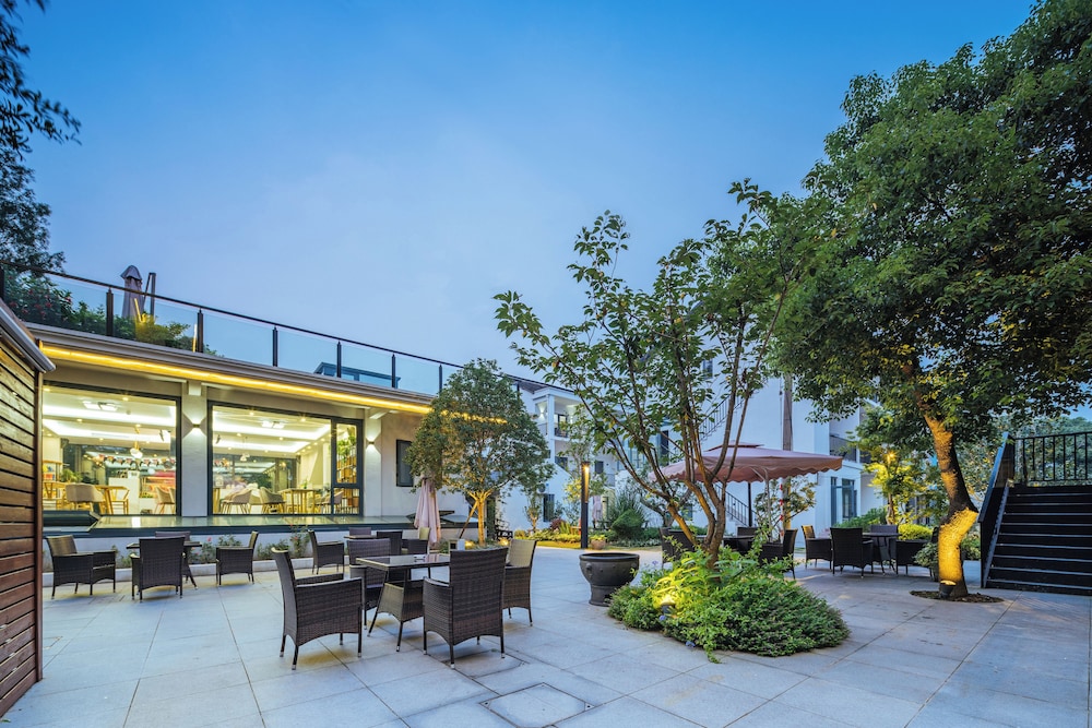 Yinshu Lunas Vila Courtyard Garden Resort Hotel (Shanghai International Tourism Resort Branch)