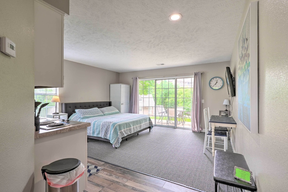 Miscellaneous Market Vacations - Pet-friendly Branson Studio < 3 Mi to Lake! - Property Image 3
