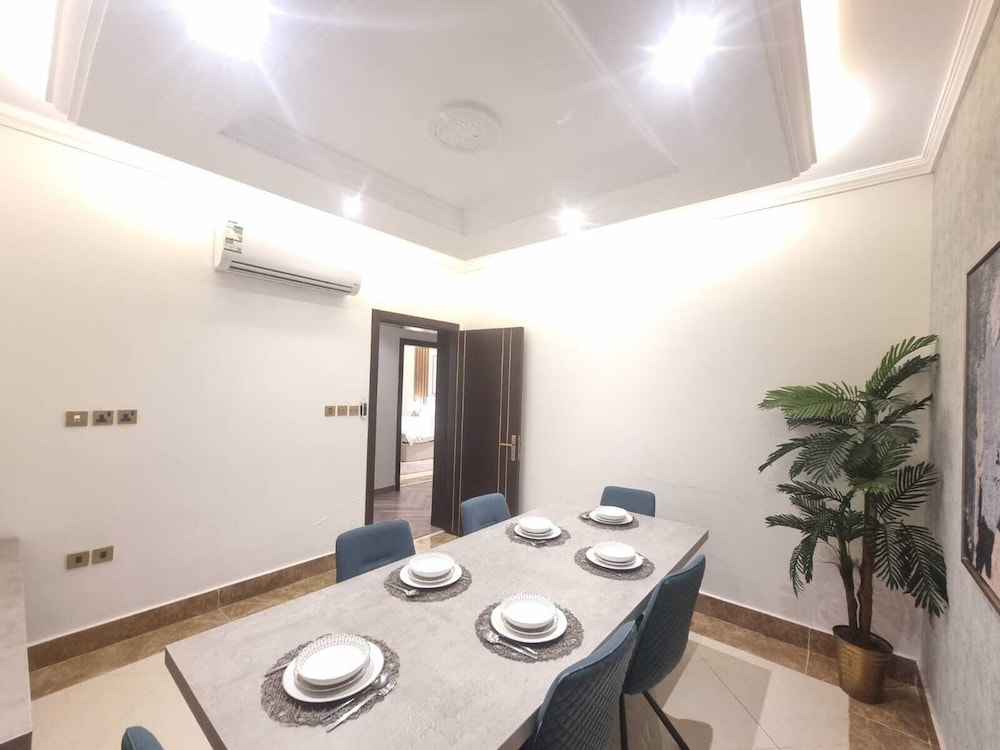 Hometel Khozama Jed