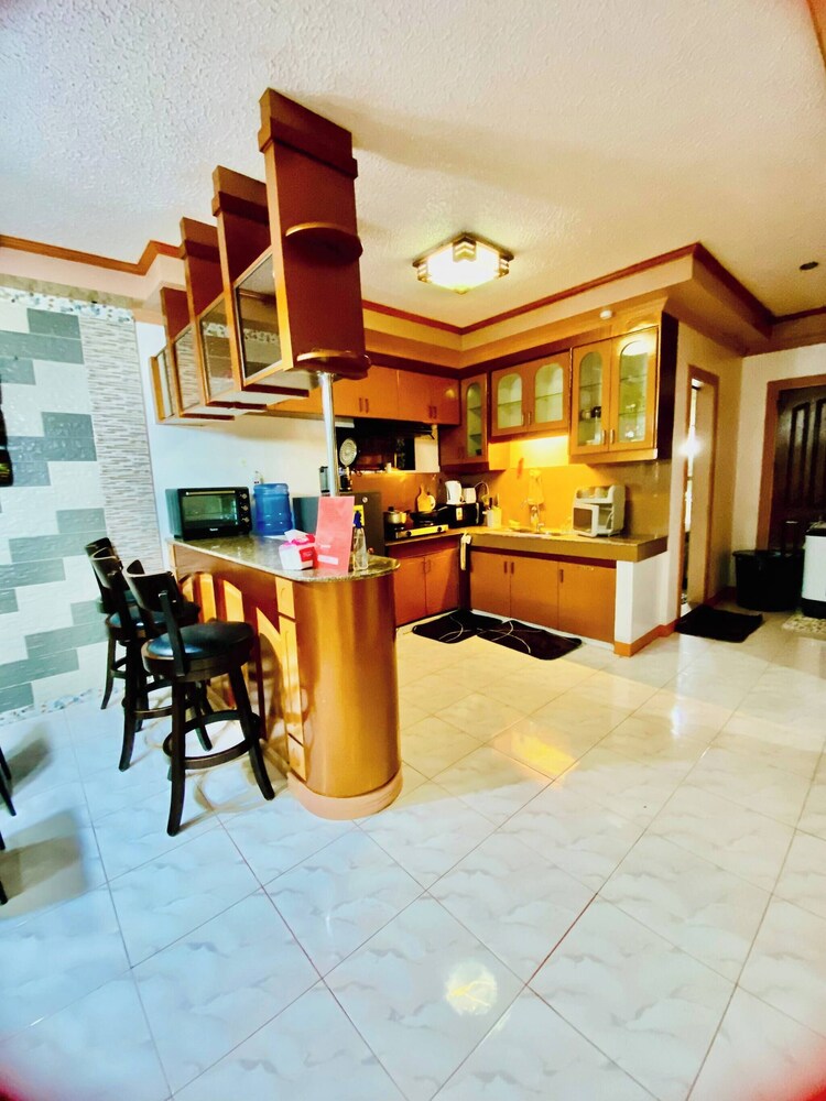 Len's Staycation 3bdr-2br-downstairs ,netflix&wifi