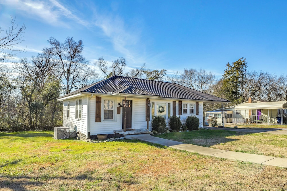 Cozy Shelbyville Home Near Hiking & Distilleries! view 3
