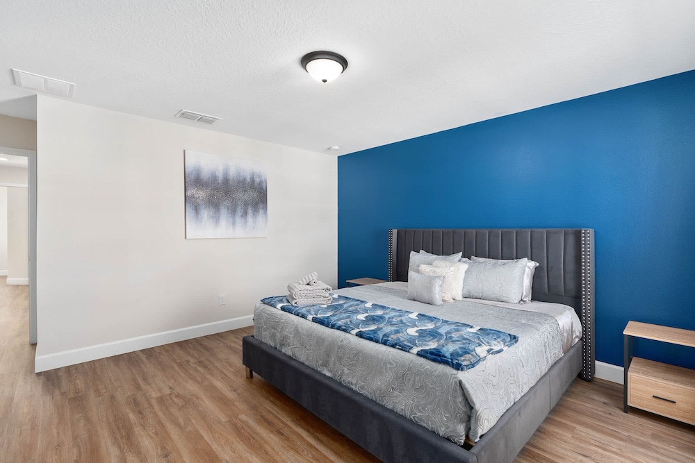 Super Luxe- Sleeps 17 W Designs Near Disney