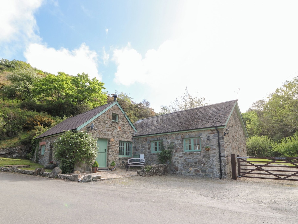 Glyn Yr Efail