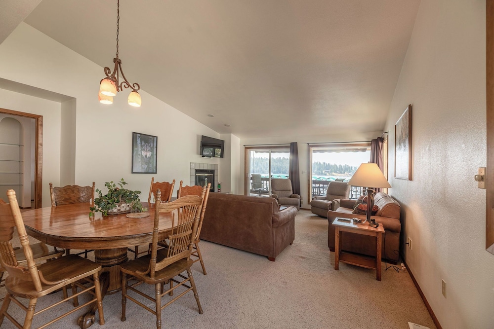 Pend Oreille Shores Resort