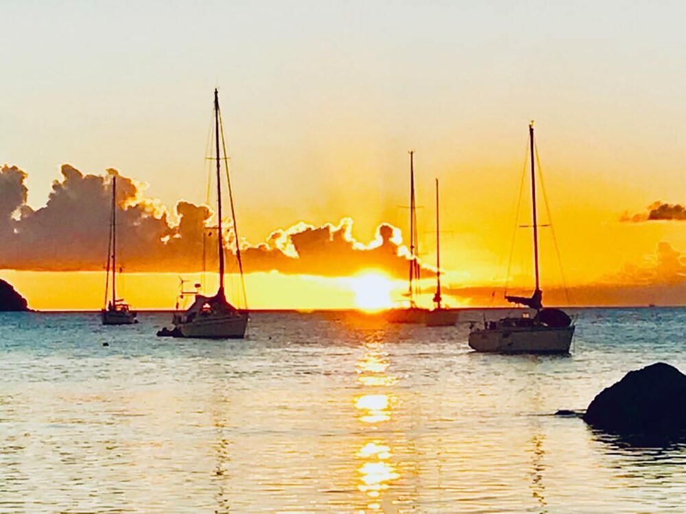 Yacht Yota Bellavita