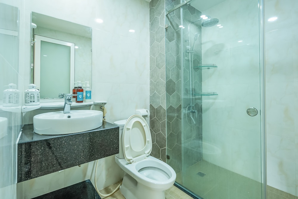 Cozrum Homes - Phoenix DIC Apartment view 2