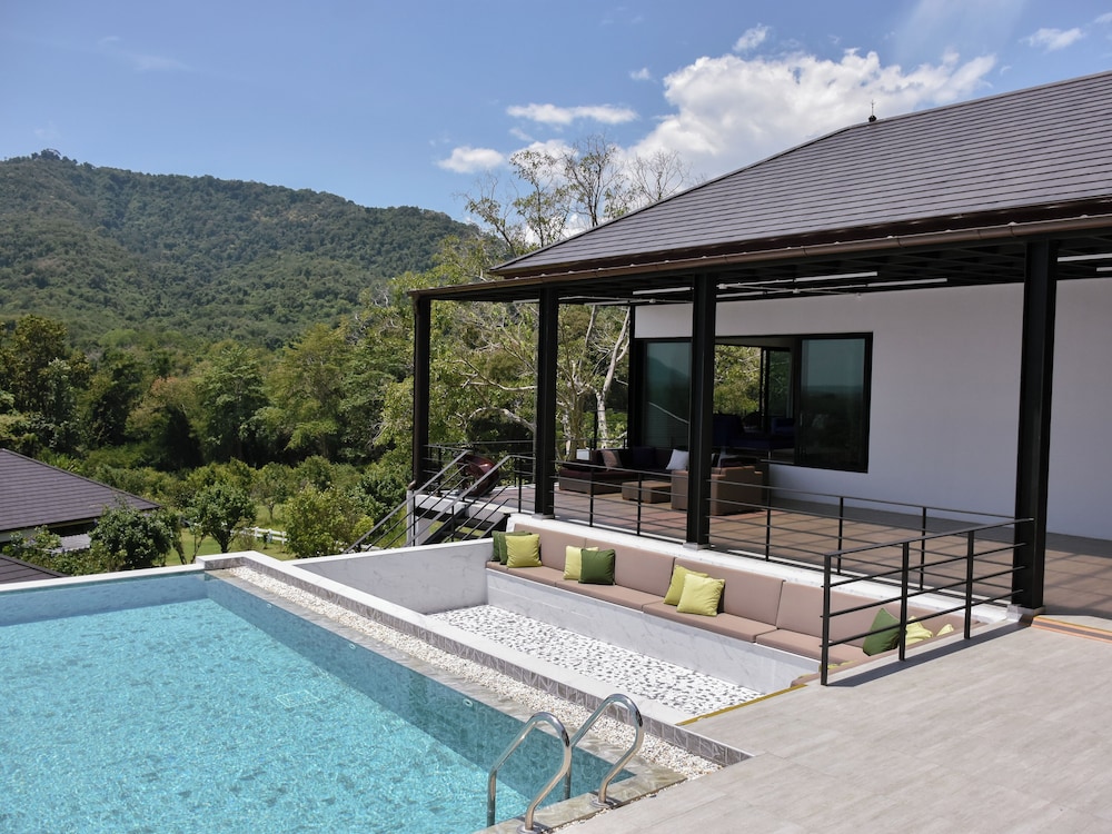 Monlada Khaoyai