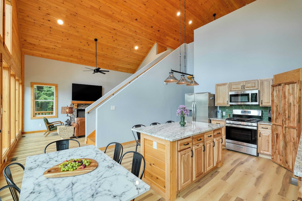 Hot Tub, Game Room & Views Near Downtown Gatlinburg Perfect Too by Avantstay