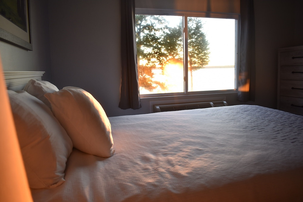 Cadillac Vacations - Lake Cadillac Resort - Property Image 12
