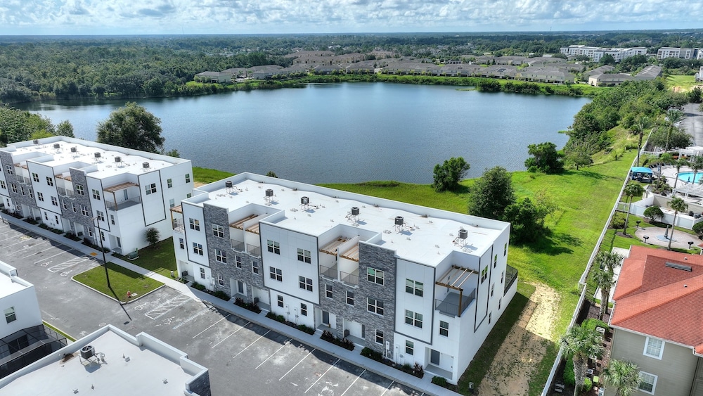 Boutique Retreat, Azzure Resort, Near Orlando And Disney By Shine Villas 6 Bedroom Townhouse view 4