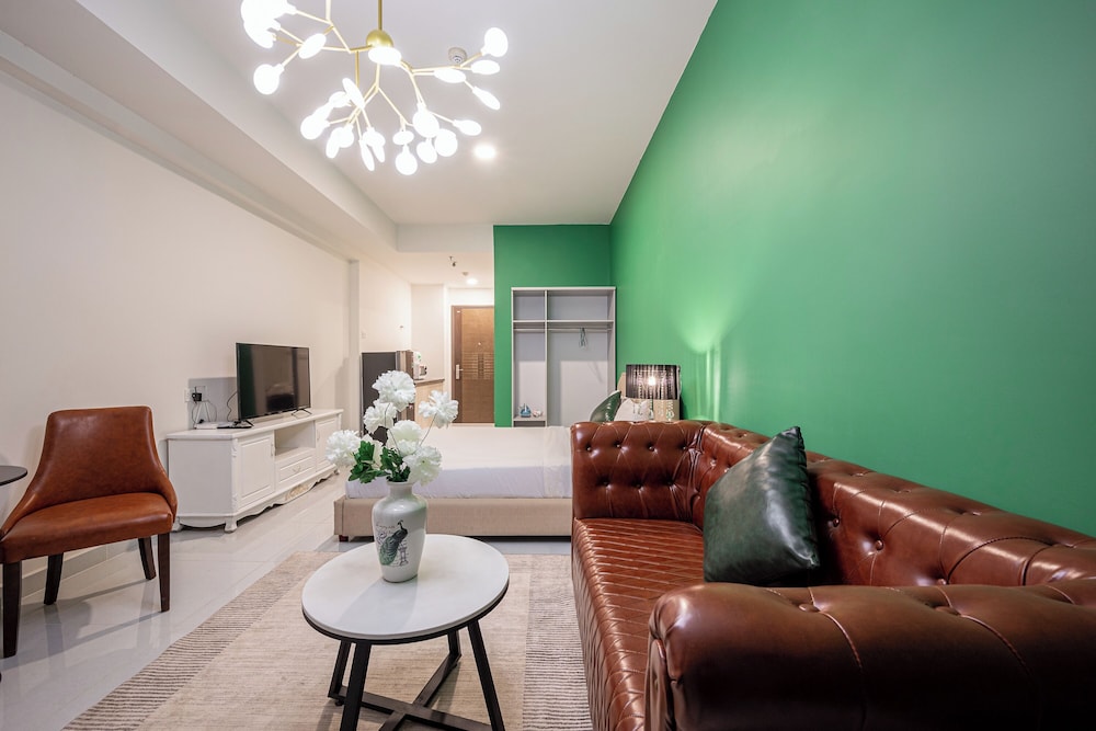 SOHO Premier Residence