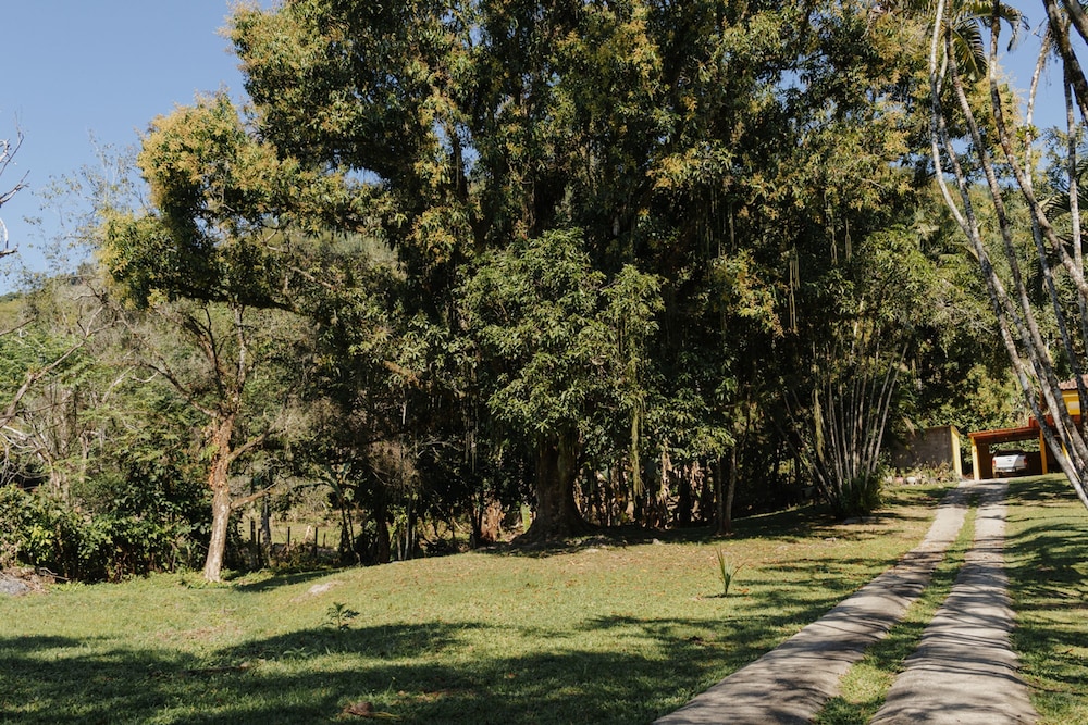 Casa de Campo com Churrasq e Wifi em Mag RJ