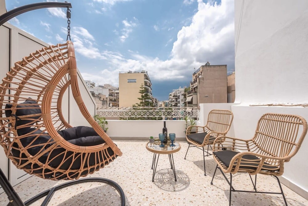 The Urban Loft 2 - Athens Unique Oasis photo 2