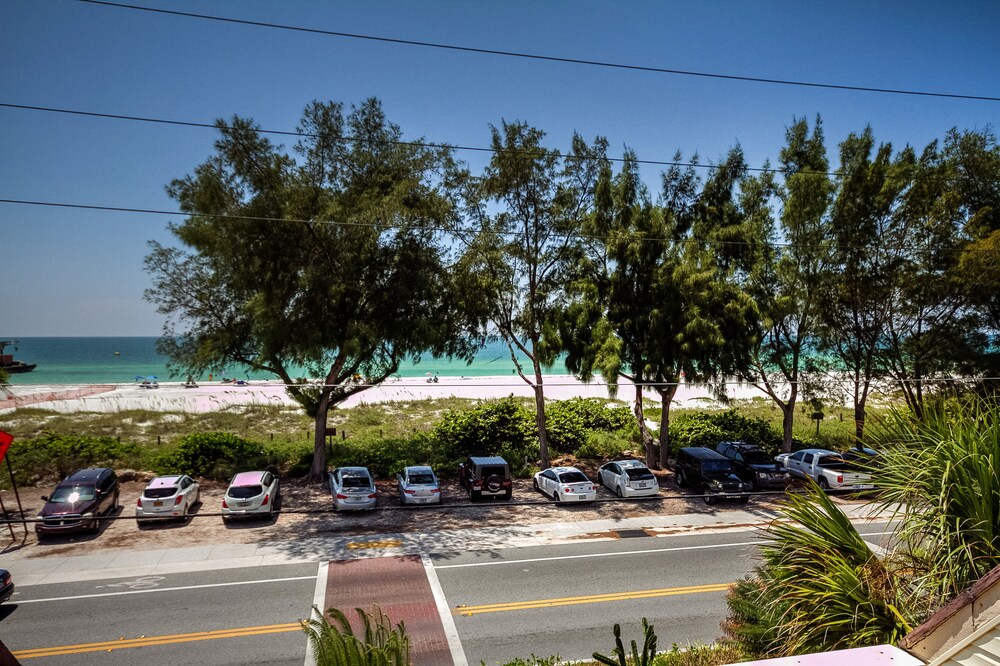 Bird's Nest Beach Townhomes
