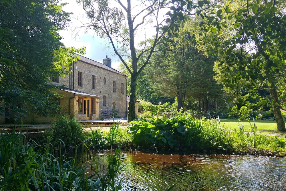Hipping Hall