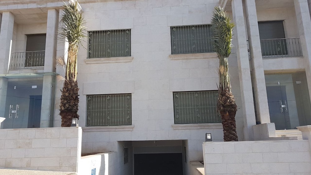 1 New Bedroom Apartment on Airport Road