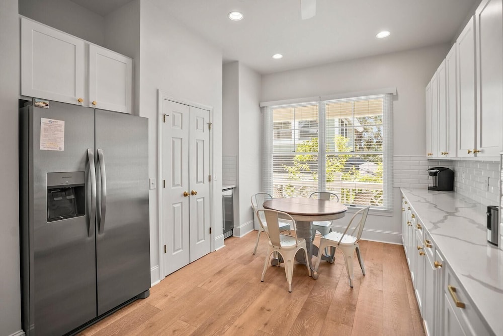 Spacious 7 Bedroom 5.5 Bath on Ocean Creek Golf Course!