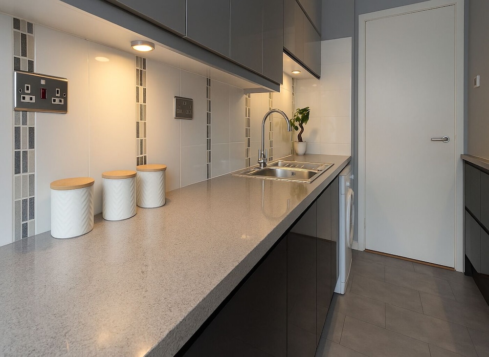 Elegant 2 Bedroom Apartment in Battersea
