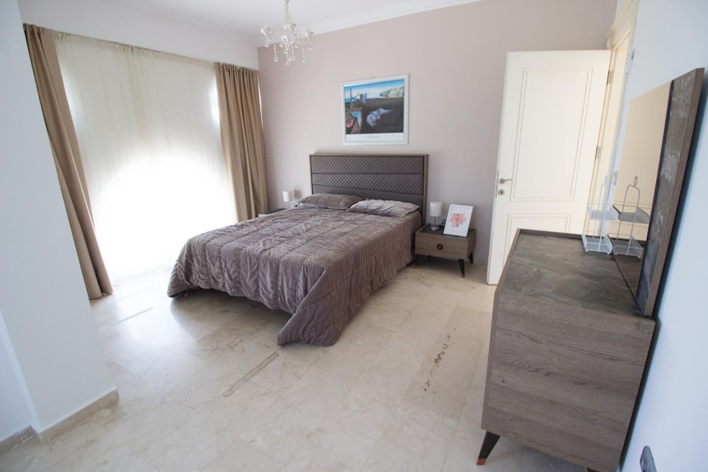 Villa Helios 1 by Elm