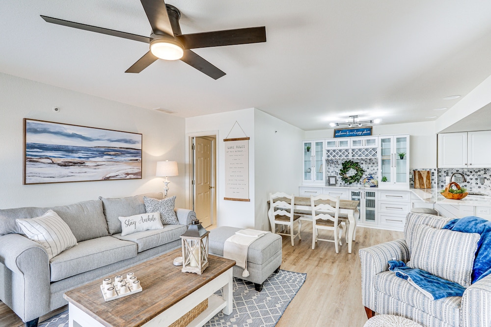 Regatta Bay Condo w/ Balcony + Water Views!