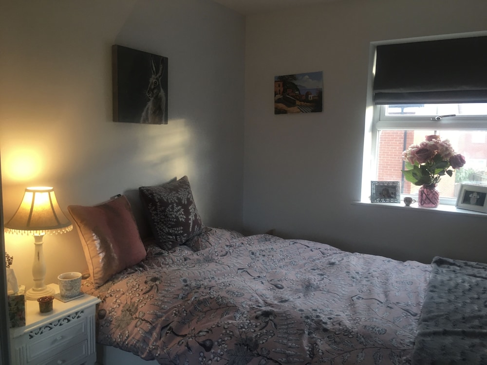 Impeccable 2-bed House in Attleborough view 2