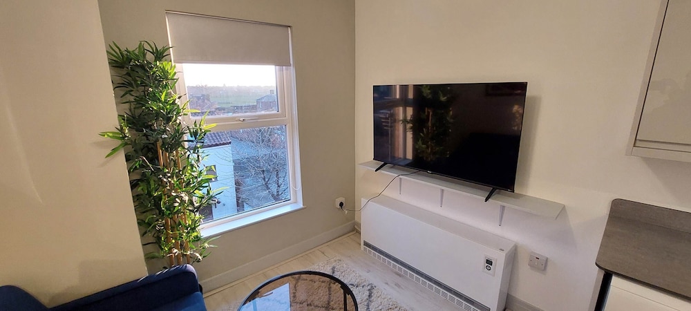 1 Bdr Modern Living in The Old Bank Hse