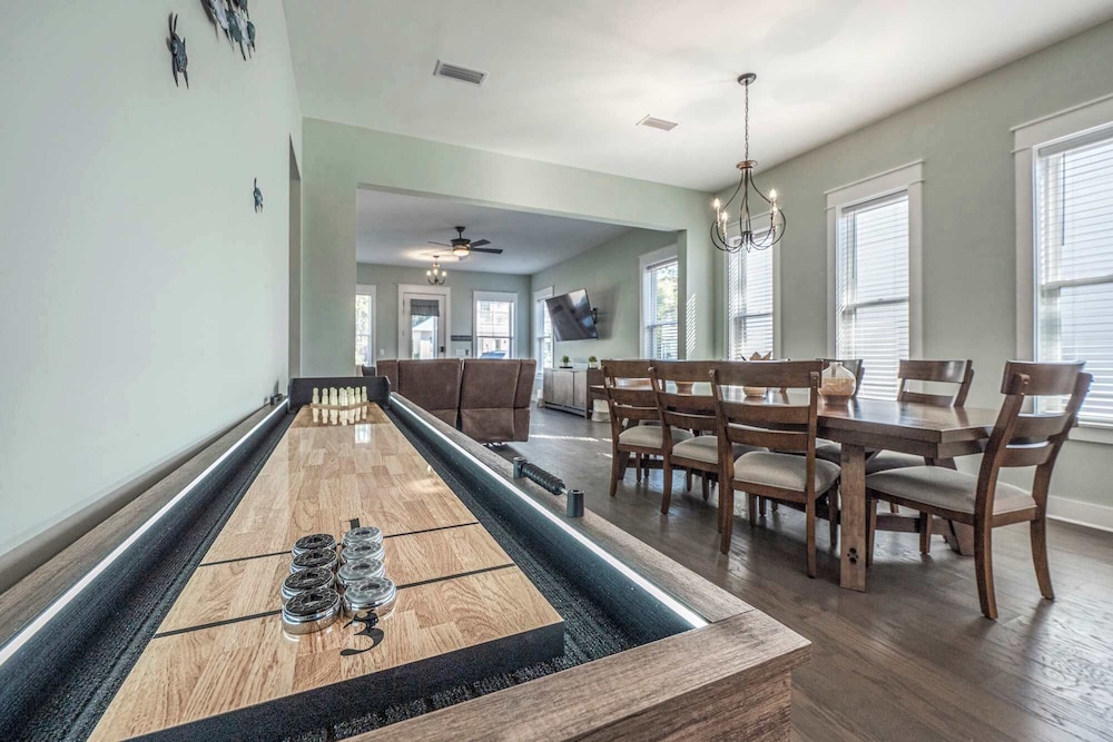 Beach to Bay 3BR Retreat - Cowboy Pool & Golf Cart