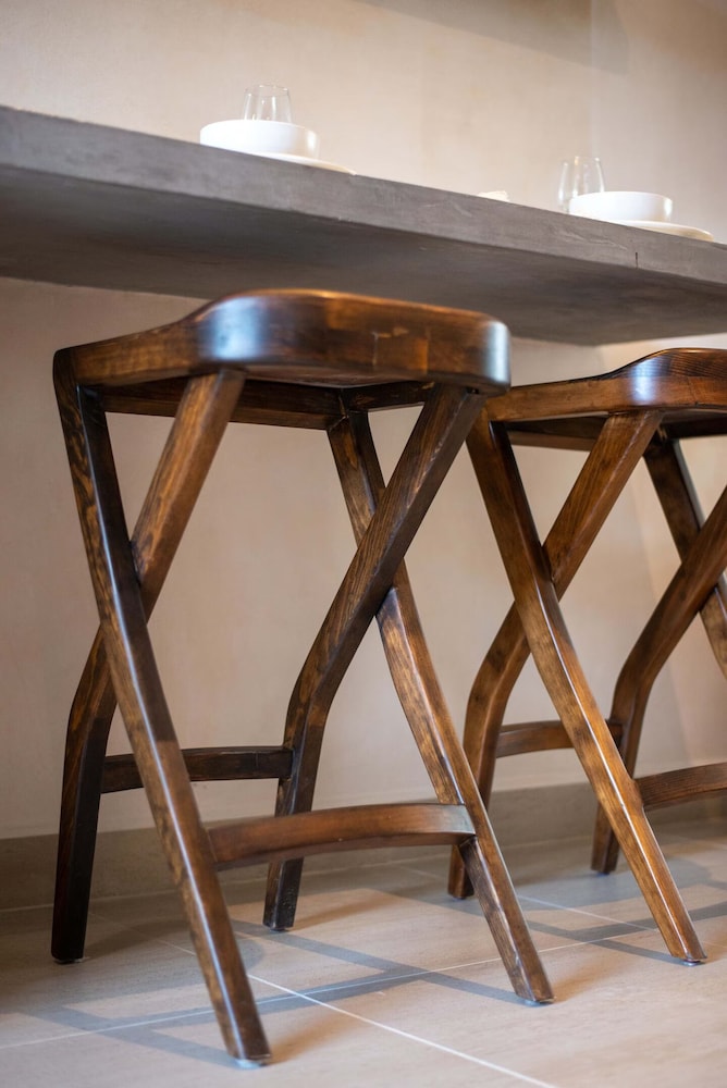 Guest INN Home - Elements Suites