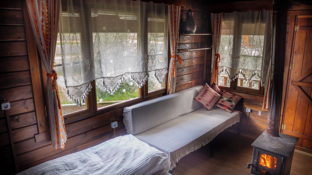 Oli Camping & Bungalows