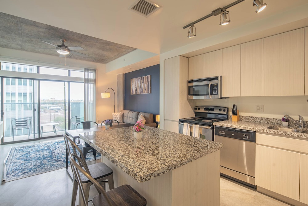 ROVE LIVING/KL - Roosevelt Point