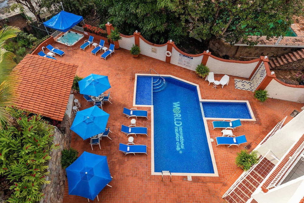 WIVC Alta Vista Condo - Stunning Views, Close to the Beach & Romantic Zone view 5