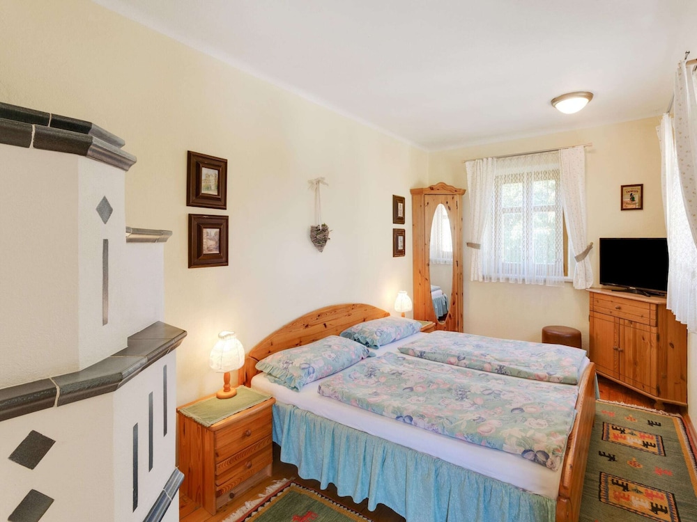 Holiday Home in Gersdorf Near a Swimming Lake view 4