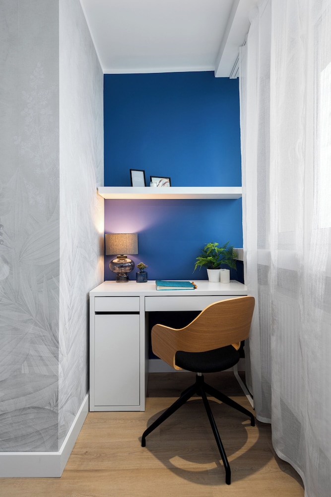 Gold - by Kairos Apartments