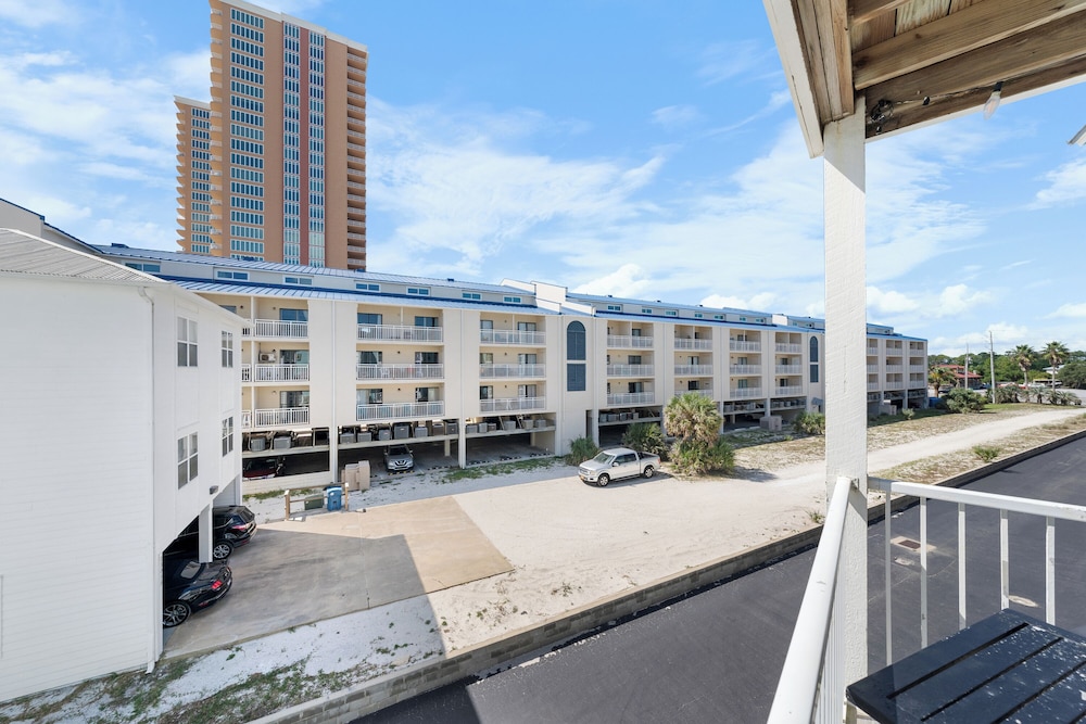 Romar Beach 203