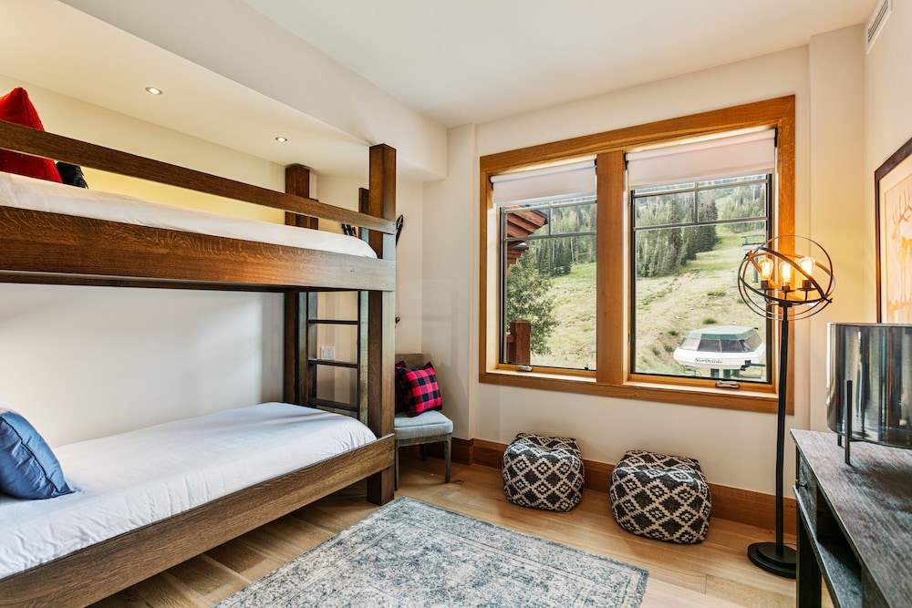 Grand Lodge - Four Bedroom #502 - Ski-in/ski-out 4 Condo