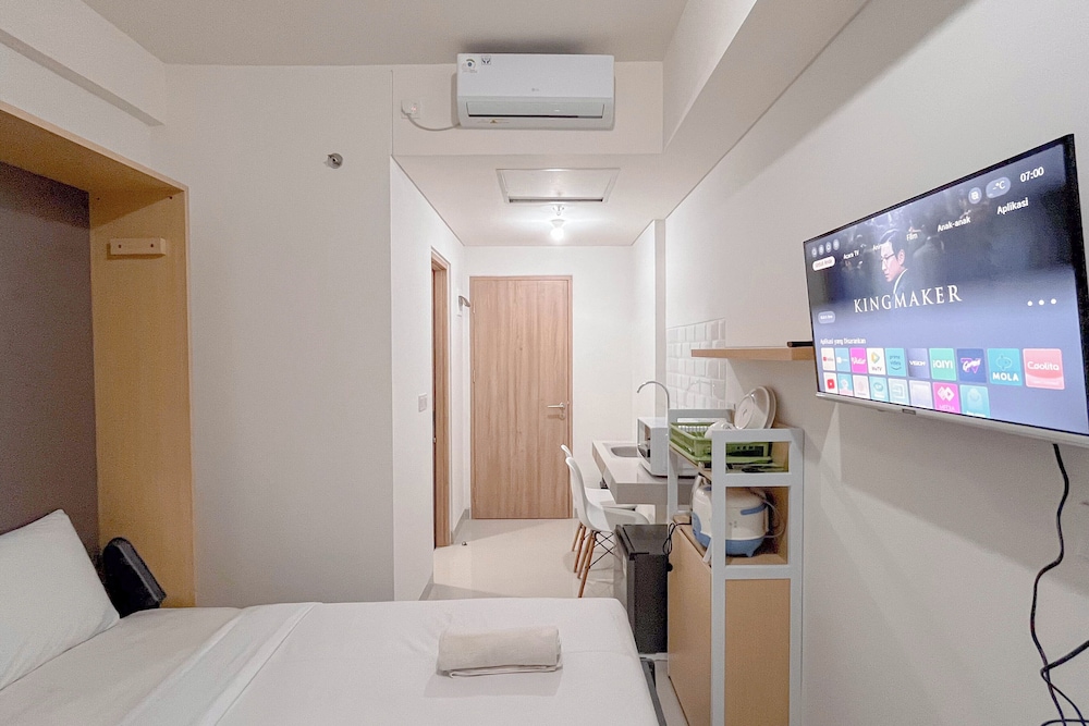 White Style Studio (No Kitchen) Apartment Bandaraya - Tallasa City Makassar