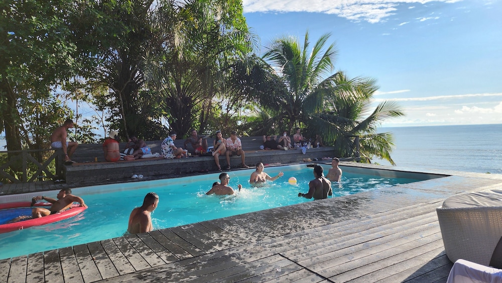 Melo Party Hostel La Barra