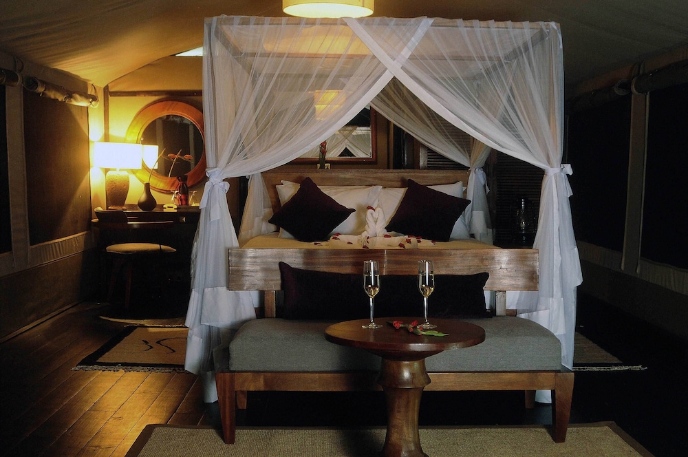 Castel Mara Camp view 2