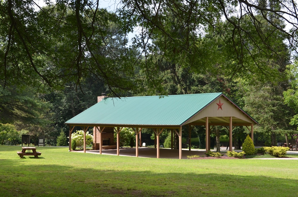 Foggy Mountain Lodge