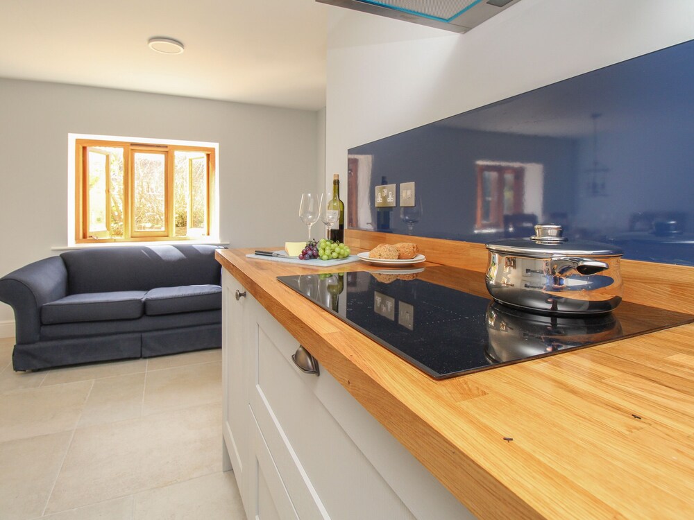 The Stables, Burton Bradstock