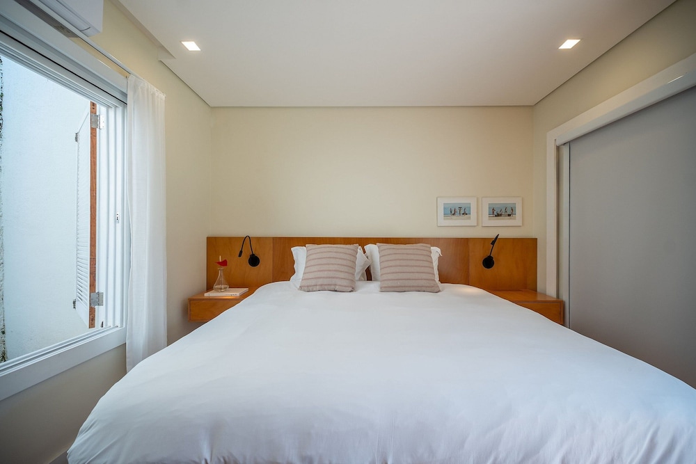 Angra - Mombaça | Mansão Espetacular Beira-Mar, 7 Suites - por Casapē Rio