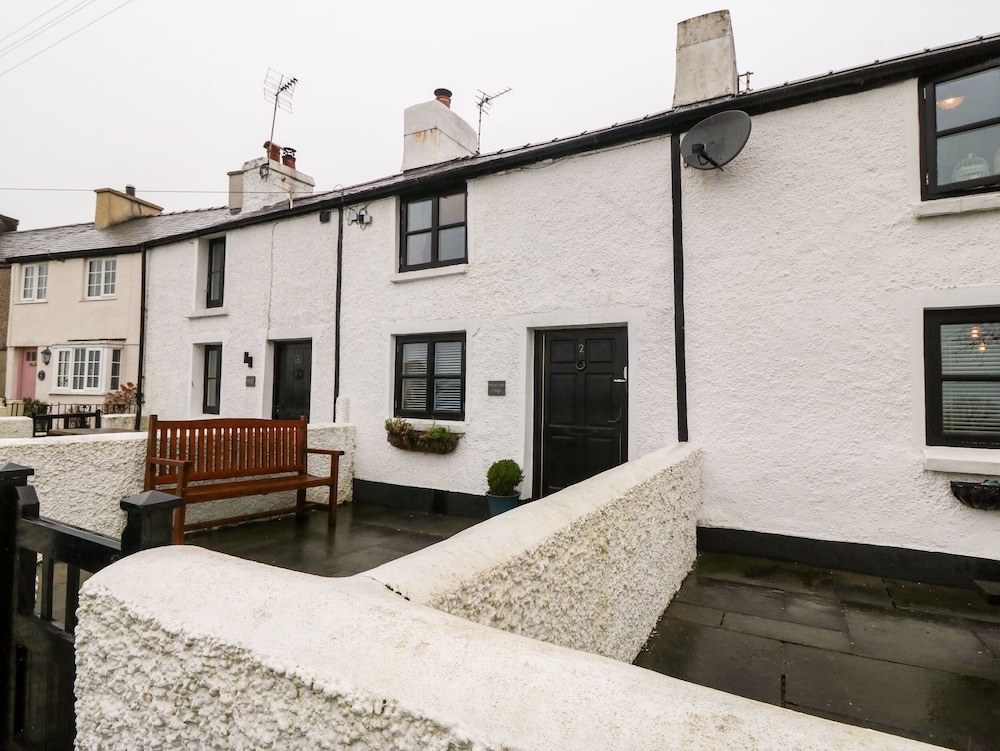 White Lilac Cottage