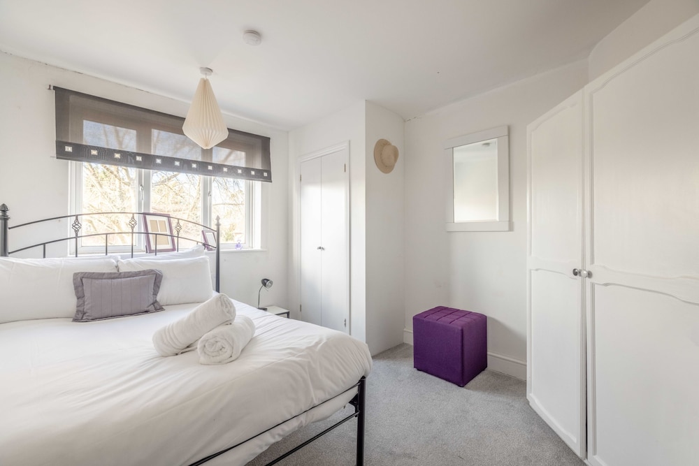 Spacious 6 Bedroom House in Maidenhead/ Windsor