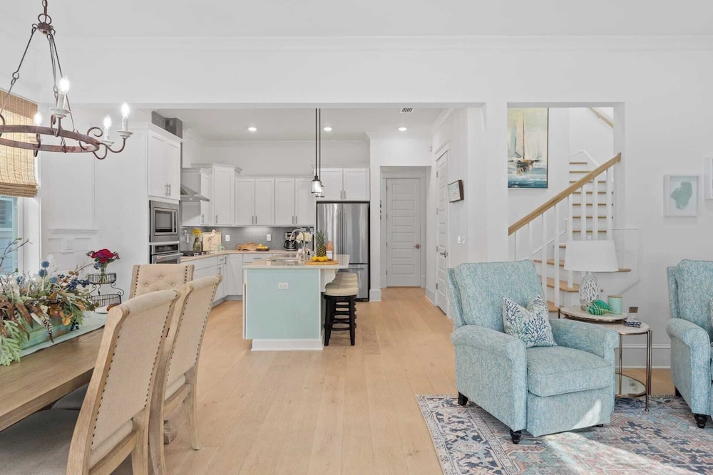 Walk to the Beach, Pool, 5bdr, 3 Porches Beach Sea-ker's Retreat by Avantstay