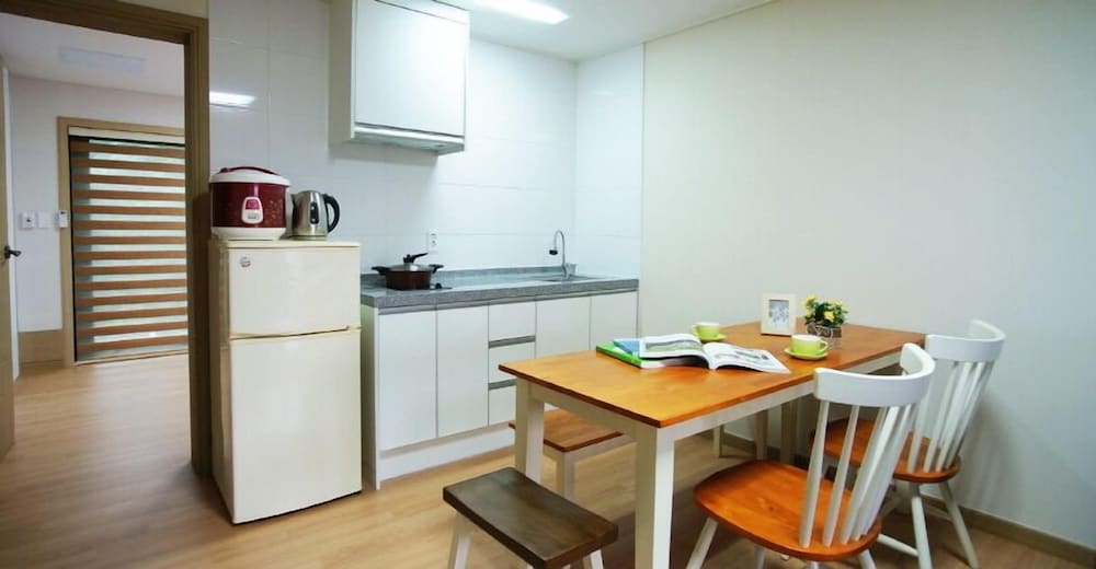 Gotjawal Geomun Oreum Pension