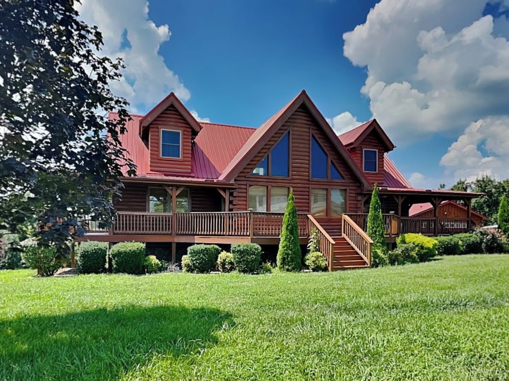 Pinnacle Place by Jackson Mountain Rentals