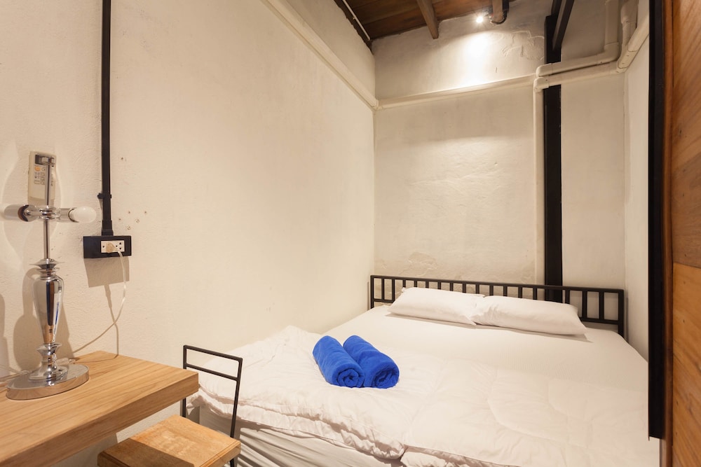 Feel Good Hostel