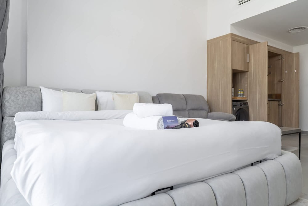 Heart-captivating Studio in Shamal Waves 2
