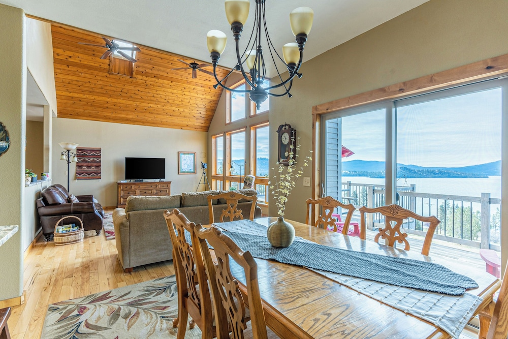 Spectacular Lake-view Retreat w/ Deck, Grill