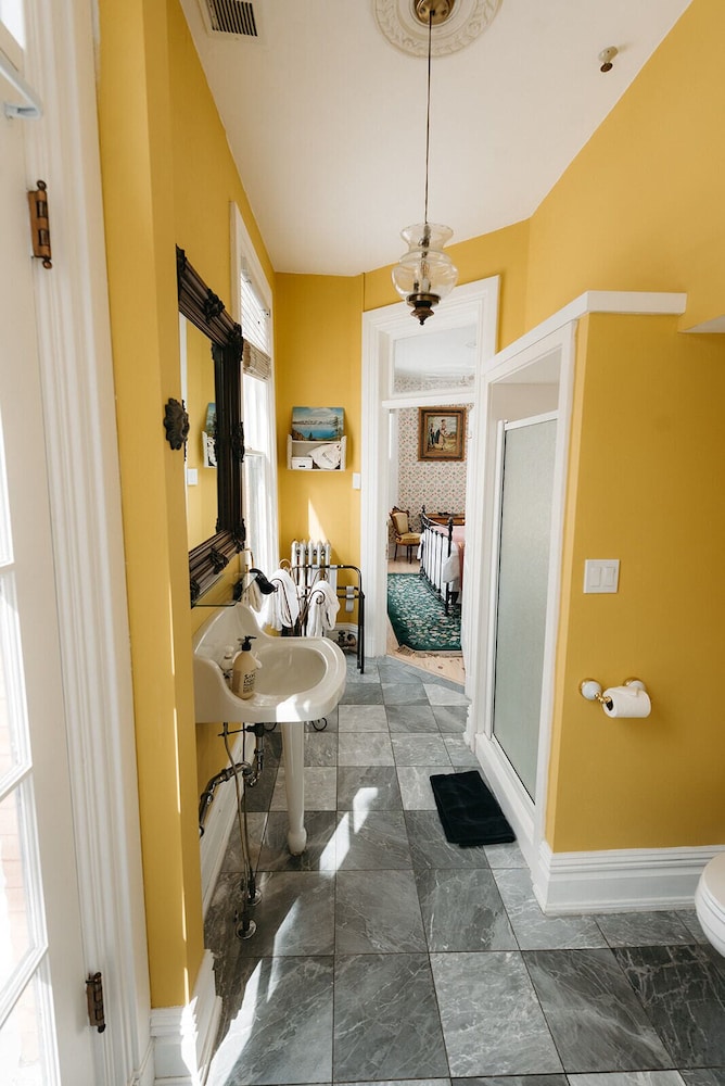 Ellerbeck Mansion Bed & Breakfast